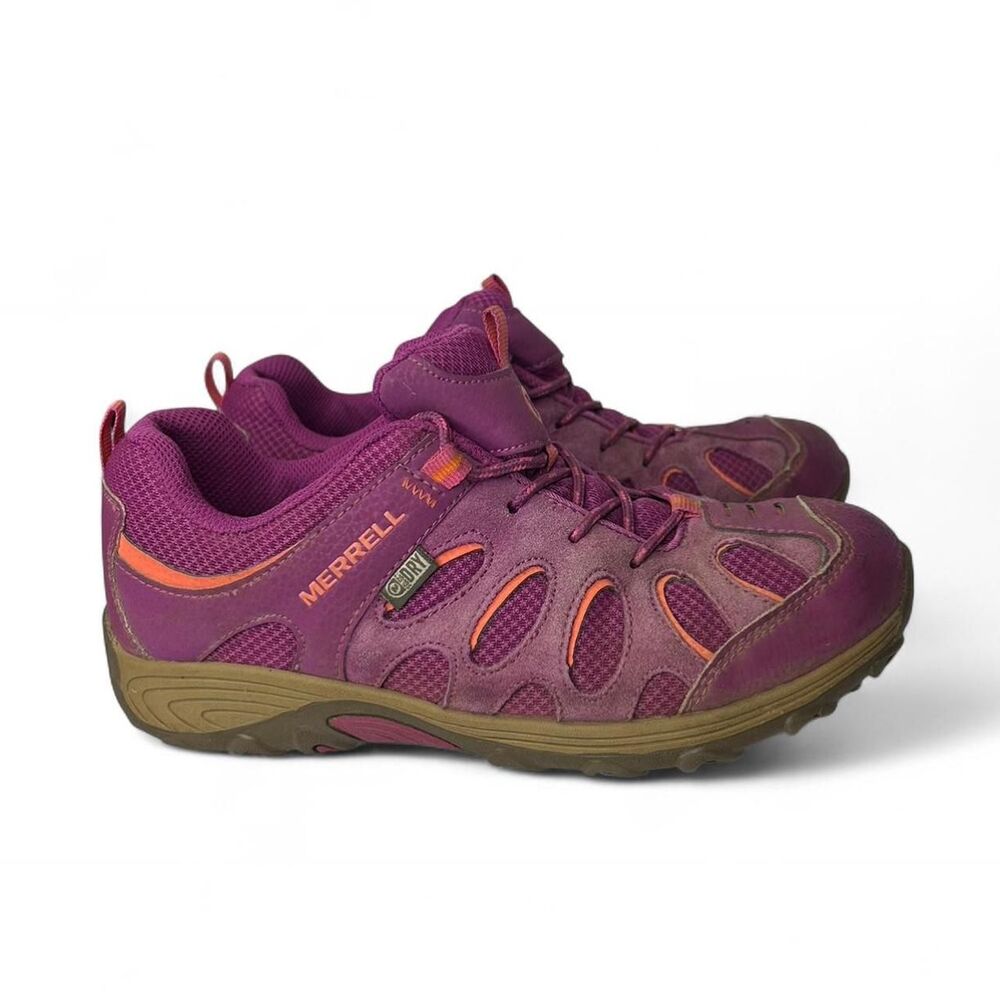 Merrell Chameleon Low pinkpurple hiking shoes. Size US 6.5